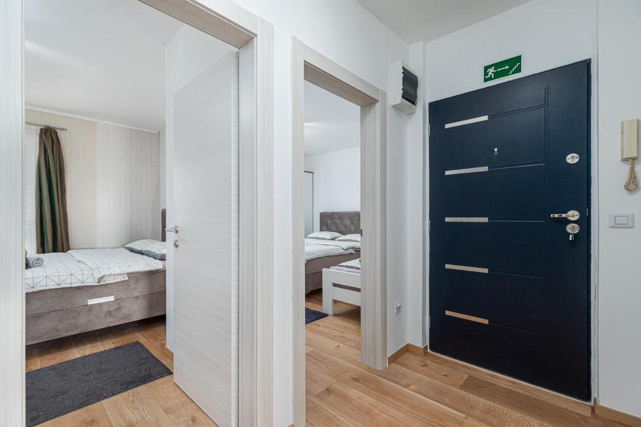 Massa Apartment 200 M To The See Poreč Exterior foto